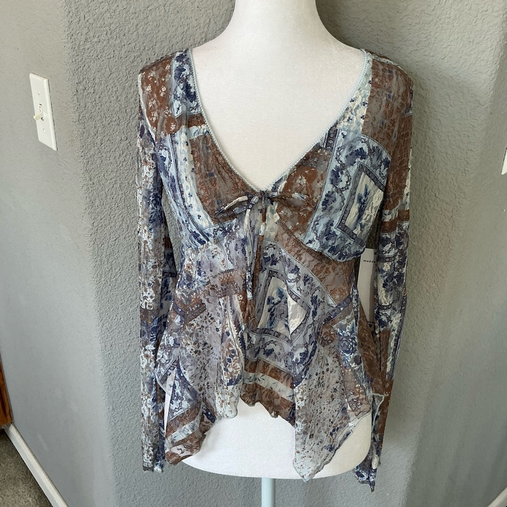 Madden Girl Blue and Brown Abstract Blouse
